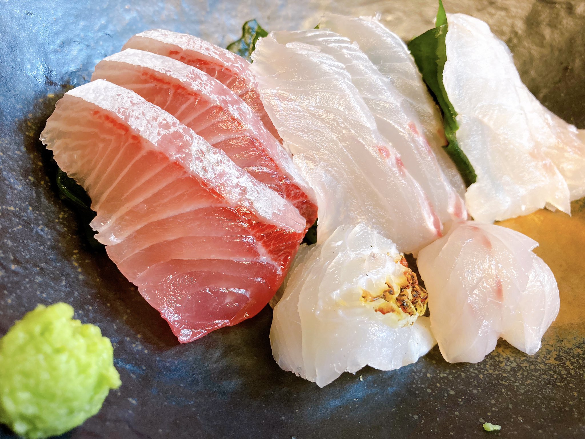 仙川釣よし 8月1日のお刺身は ツムブリ ウメイロ アカハタ キツネハタ モンガラハギ 本日も12 00 00にて営業中です テイクアウトも受付ております ぜひぜひご利用下さーい 釣よし 三鷹 新川 ランチ お 刺身 釣り 八丈島 T