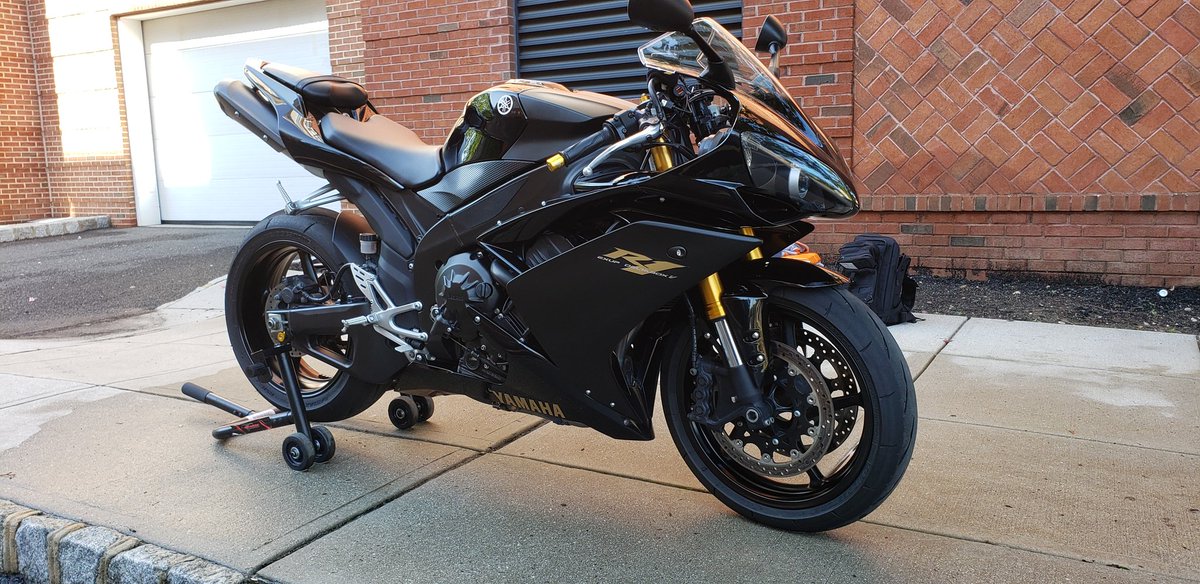 TinFoilApu's tweet photo. Love this beast #yamahar1 #08yzfr1 #1000cc #motogpsussexcounty #njmr https://t.co/k7N5cSmjUr