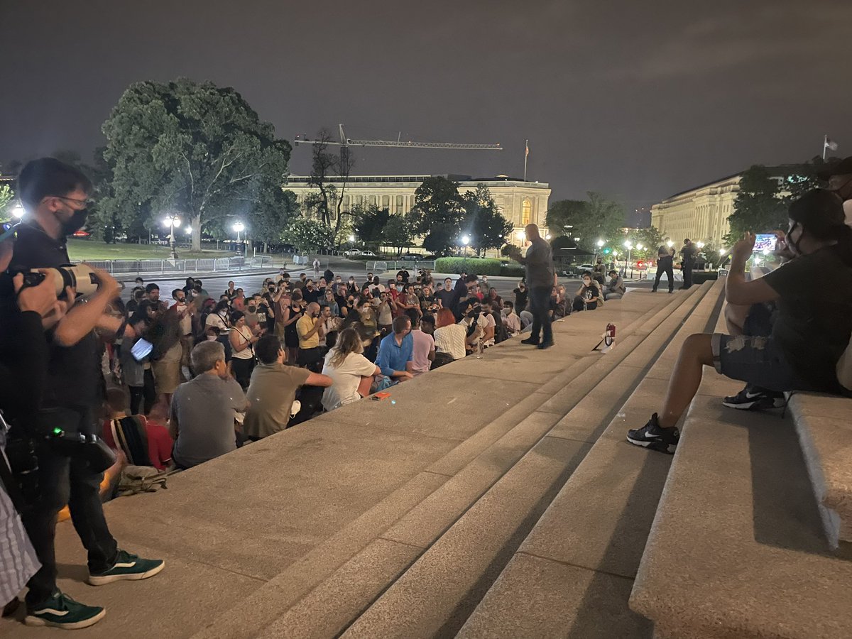 AOC's tweet photo. We’re out here to extend the moratorium, so where’s Congress? It’s time we come back and #ExtendTheMoratorium https://t.co/5n2h4NMfEp