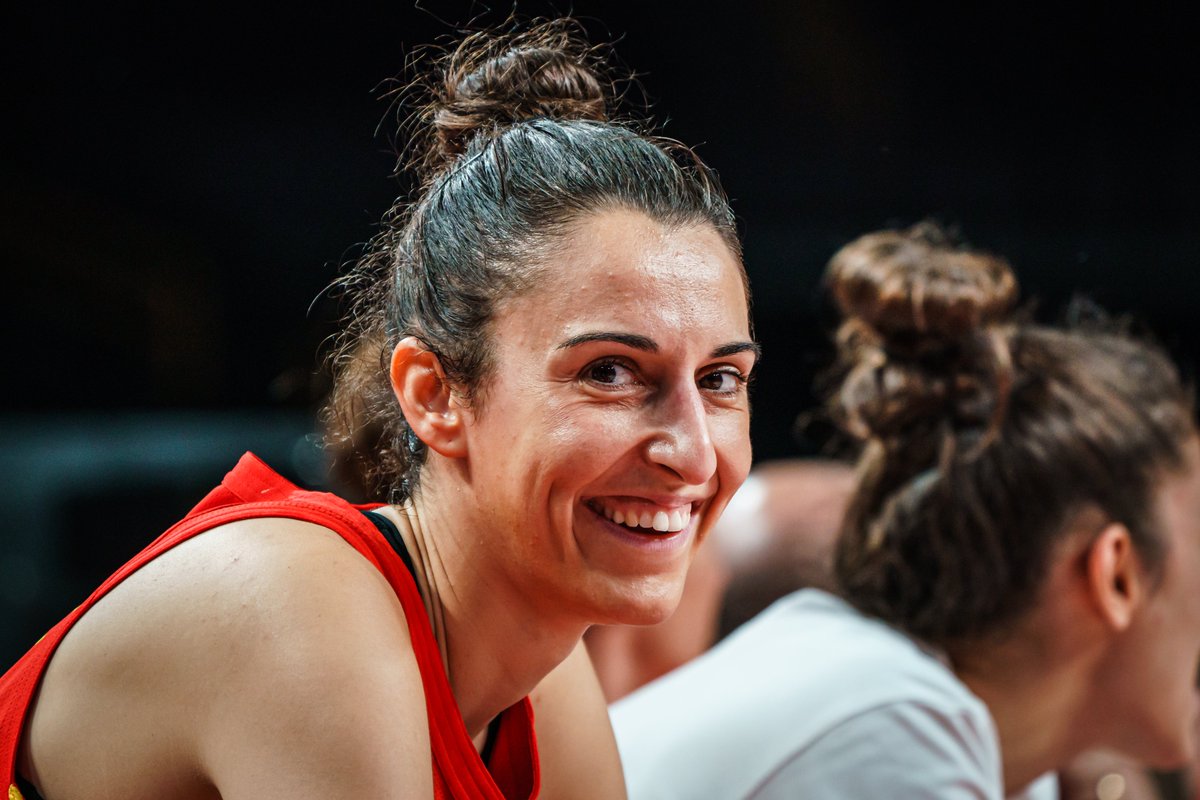 BaloncestoESP's tweet photo. 🇯🇵 #Tokyo2020 | Ahora, a por el siguiente OBJETIVO 🔜

#LaFamilia #SomosEquipo https://t.co/czB82vWs1x