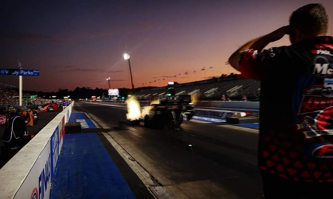 Paul_Lee116's tweet photo. Solid 4.045 @ 311.85 in Q3 to qualify in the no. 8 spot & pair up with Bob Tasca III in E1 of the #WinterNats!
#HeaderFlames #NHRA #McLeodEquipped https://t.co/vAjaWLbliH