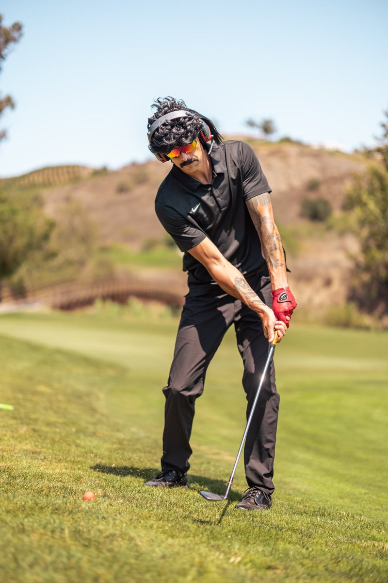 DrDisrespect's tweet image. I make practice swings look so damn good.