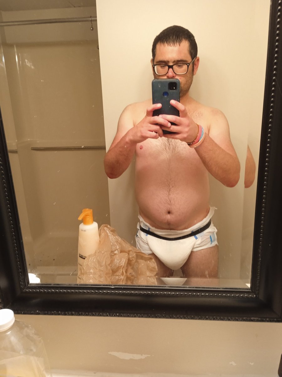 dlmsu2012's tweet photo. Messy diaper when running again #diaper #messy #incont #abdl #padded https://t.co/IQQfwVyMC1