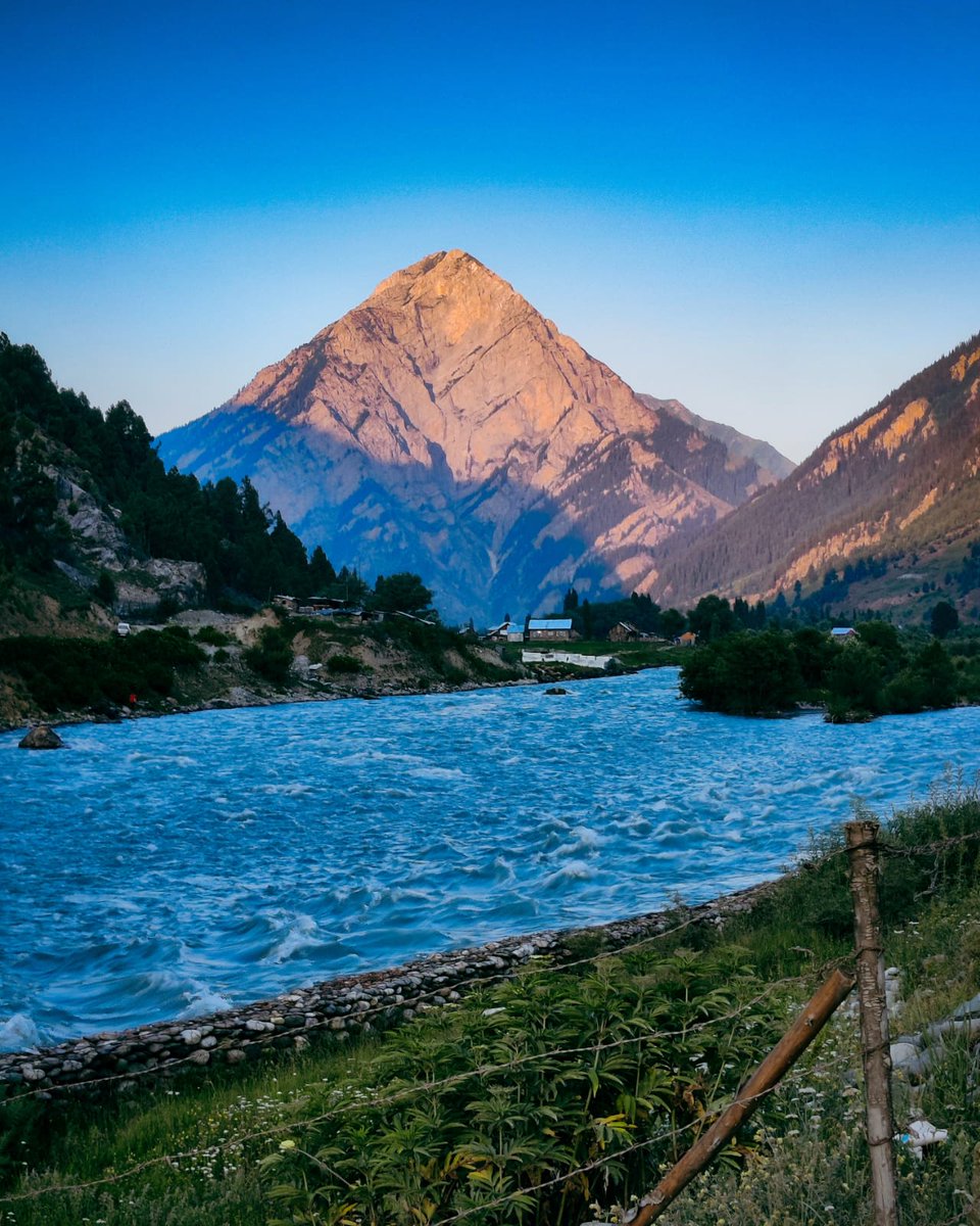 #Beautiful #Gurez
Beauty of #kashmir
#majesticmountains
#greenforkashmir
#sofiekashmir
#clxkt
#kupwaraterriers
#01AUG21KT