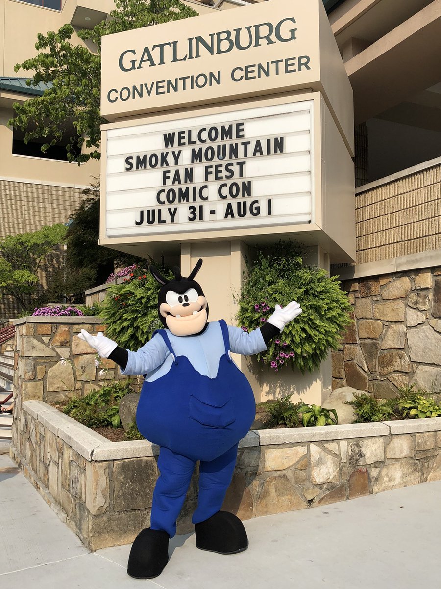 #pete had an amazing time at @SmokyFanFest today! Got any photos of him? Feel free to post them here via comment. #smokymountainfanfest #cosplay #gatlinburg #mascotcostume #disneycosplay