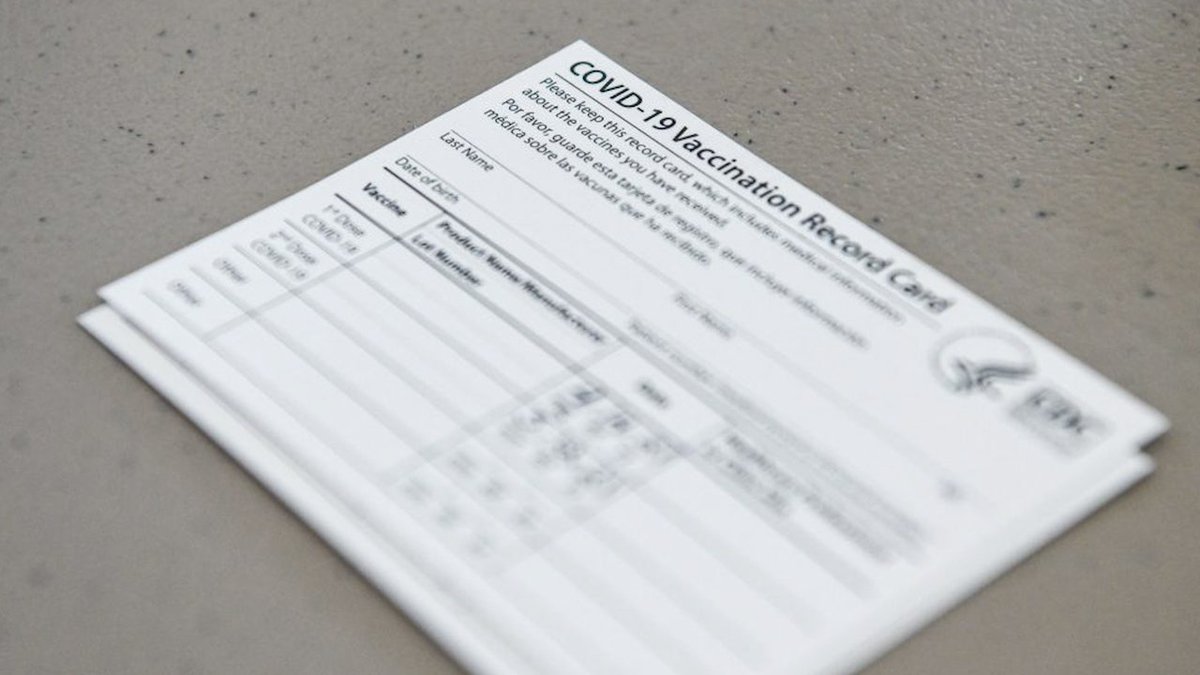 FOX2News's tweet photo. Two American travelers to Canada fined $16,000 each for fake vaccination documents https://t.co/tjctP4CCCd https://t.co/vGEz2wsFEP
