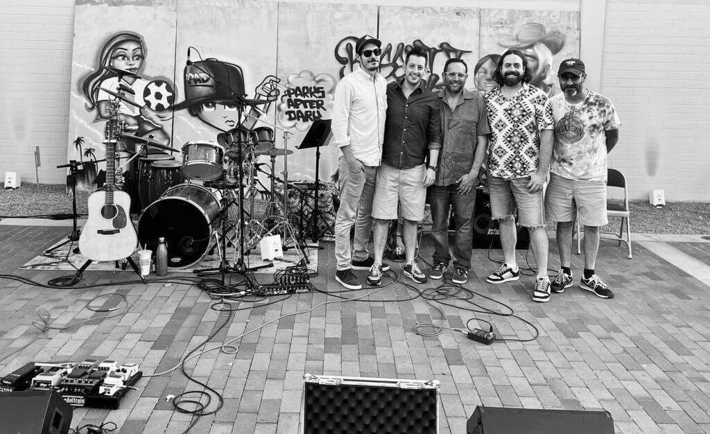 OMBBMusic's tweet photo. Pickin in the park, great action. #lacounty #parksafterdark #ombbmusic #bassettpark https://t.co/i3pHpwYJzN https://t.co/ZyuXdEb193