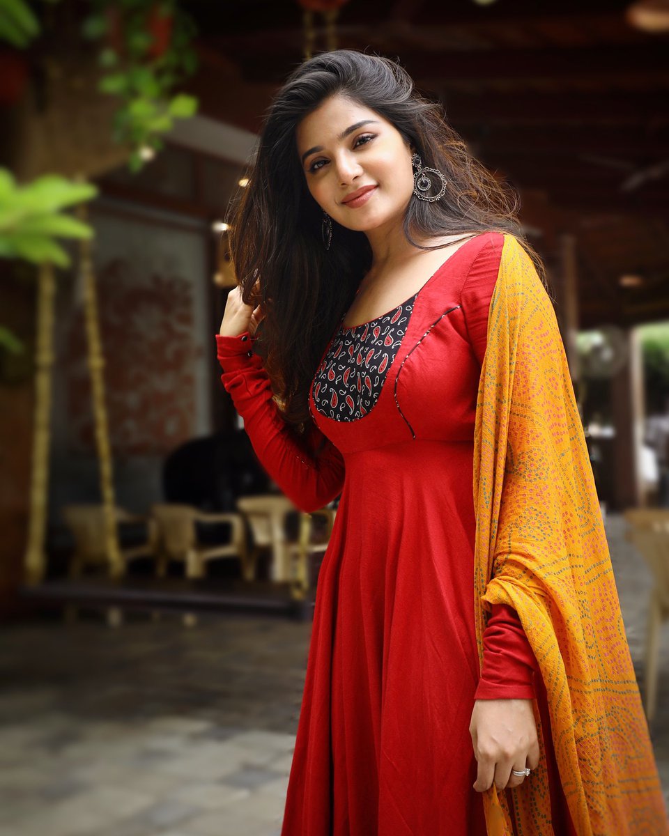 UaCinemas's tweet photo. B l o s s o m i n g ! #aathmika #aathmika #aathmikatrends #aathmikaarmy #aathmikafanstrends #athmika #aathmikaa #aathmikahot #iamaathmika #meesayamurruku #tamilactress #aathmikafans #fans #hiphoptamizha #kollywoodactress #hotactress #indianactress  #actresslife #uacinemas https://t.co/9ROPpge4RE