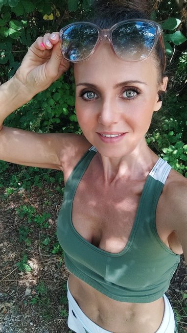 🏃&zwj;♀️🌞🌳🌺 #silviabianco #vegangirl #globetrottergirl #happygirl https://t.co/l8j1QlwpvK<a href="/tag/silviabianco"class="tags">#silviabianco</a><a href="/tag/vegangirl"class="tags">#vegangirl</a><a href="/tag/globetrottergirl"class="tags">#globetrottergirl</a><a href="/tag/happygirl"class="tags"><span>#happygirl</span></a>
