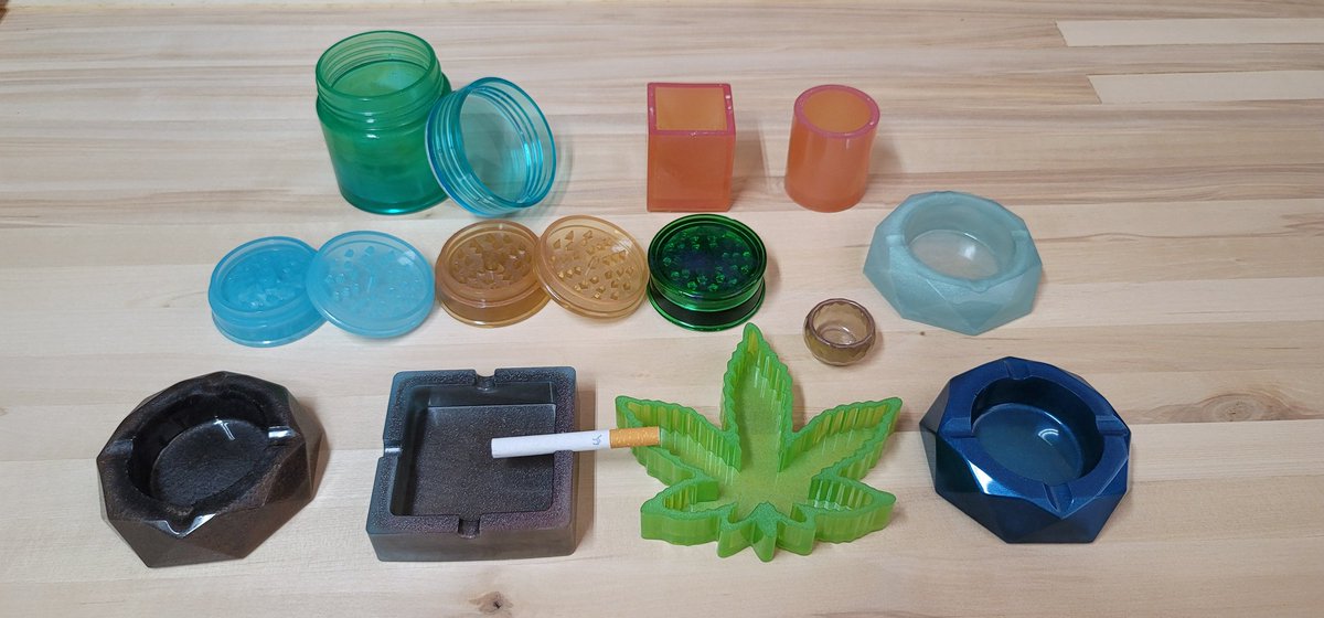 work_mitchell's tweet photo. Just peeled open the newest molds this afternoon, so happy with the way they turned out! DM for custom products #resin #resinpour #ashtray #grinder #weed #WeedLovers #custom https://t.co/9LnTgV2agi