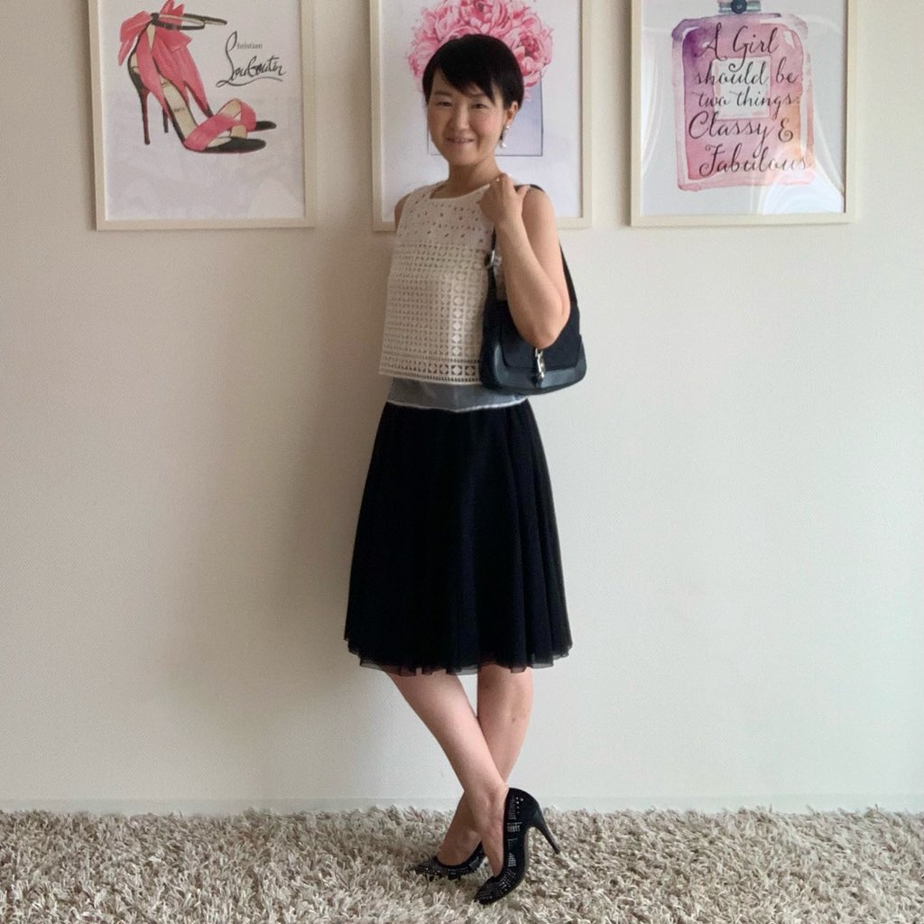 omenterprise's tweet photo. 本日のコーデ
今日は、懐かしのジャッキーが主役😏✨
⭐︎Cloth:
Blouse: #Machphee
Skirt: #MPremier
Shoes: #BrunoMagli
Blacelet: #Simantu
Earings: #MariaElena
Bag: #Gucci https://t.co/iXl03XBqbD