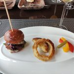 ツイートに含まれる画像