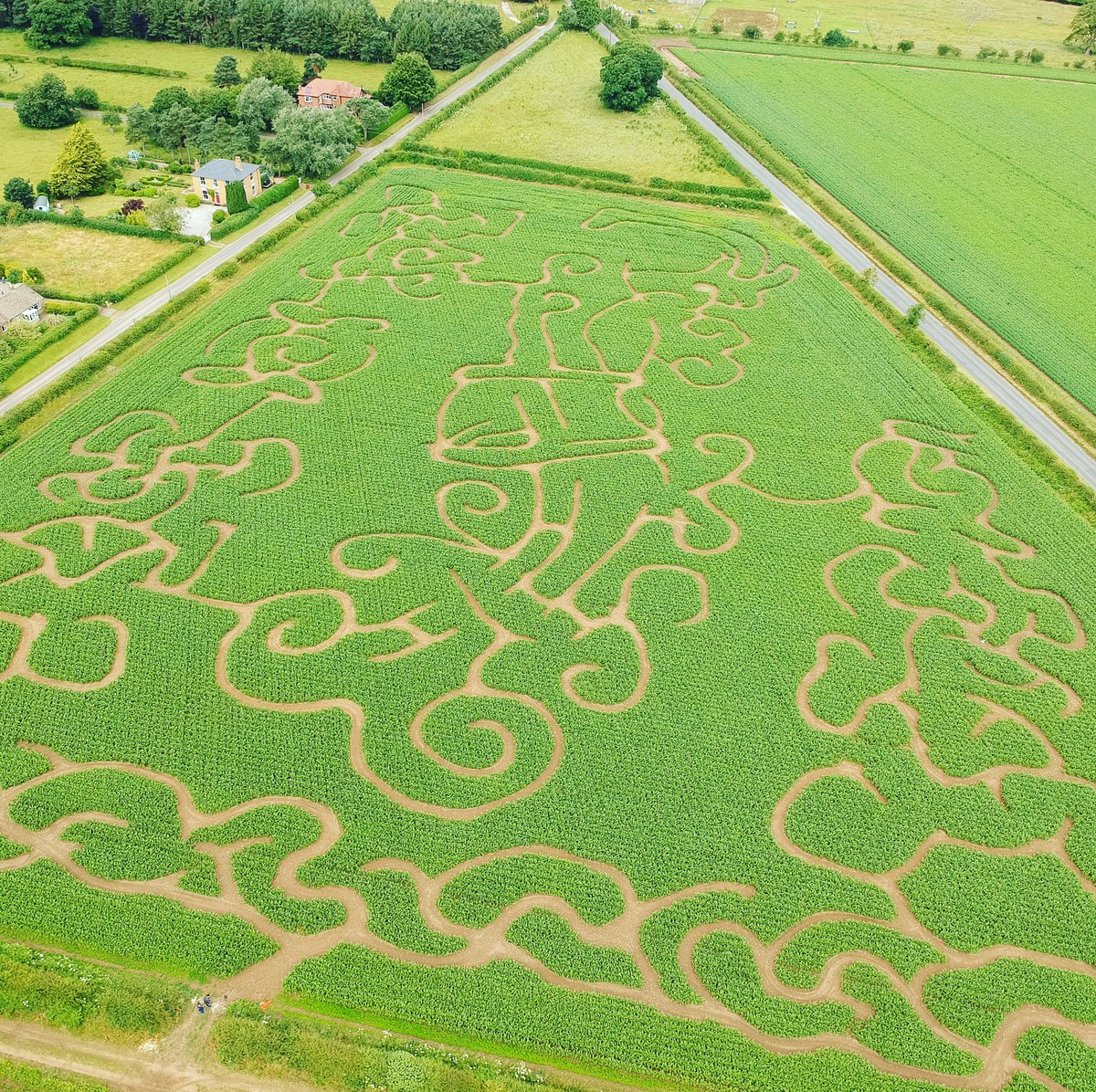 EY UP! IT’S COMPETITION TIME 
To celebrate #YorkshireDay we are giving away 5 Family of 4 tickets.
Inc entry to 2 Maize Mazes, 2 rides pp on Vintage Funfair &amp; Big Top entertainment.

To WIN, RETWEET &amp; TAG who you would bring.

Winners announced 6 Aug &amp; 5pm.
5 winners on 3 socials