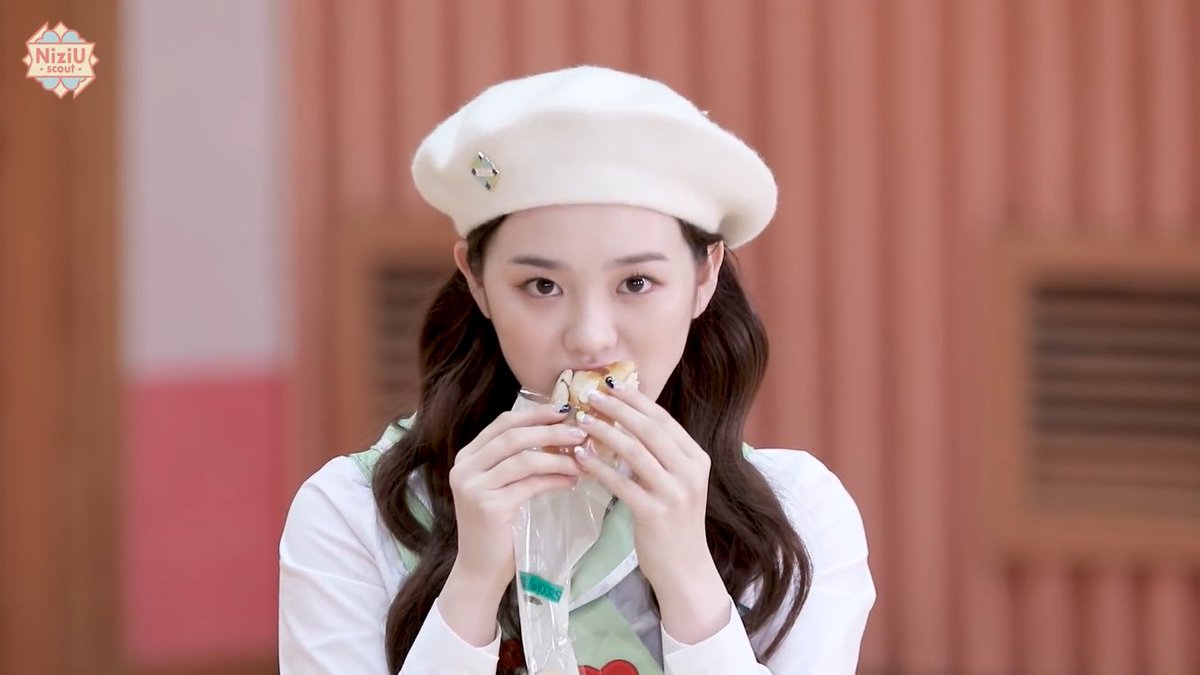 riojpeg's tweet photo. 🥖 #NiziU #RIO #リオ #리오 https://t.co/8UNQNQpGTl