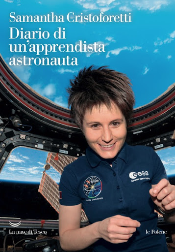 Radio3scienza's tweet photo. Domani, 11.30-12.00, l'astronauta @AstroSamantha di @esa racconterà a @Radio3tweet il suo prossimo volo sulla @Space_Station, ma anche il suo impegno a far appassionare i giovani alle attività spaziali, anche con i suoi due libri pubblicati con @lanavediteseoed e @feltrinellied https://t.co/8KlWww3viI