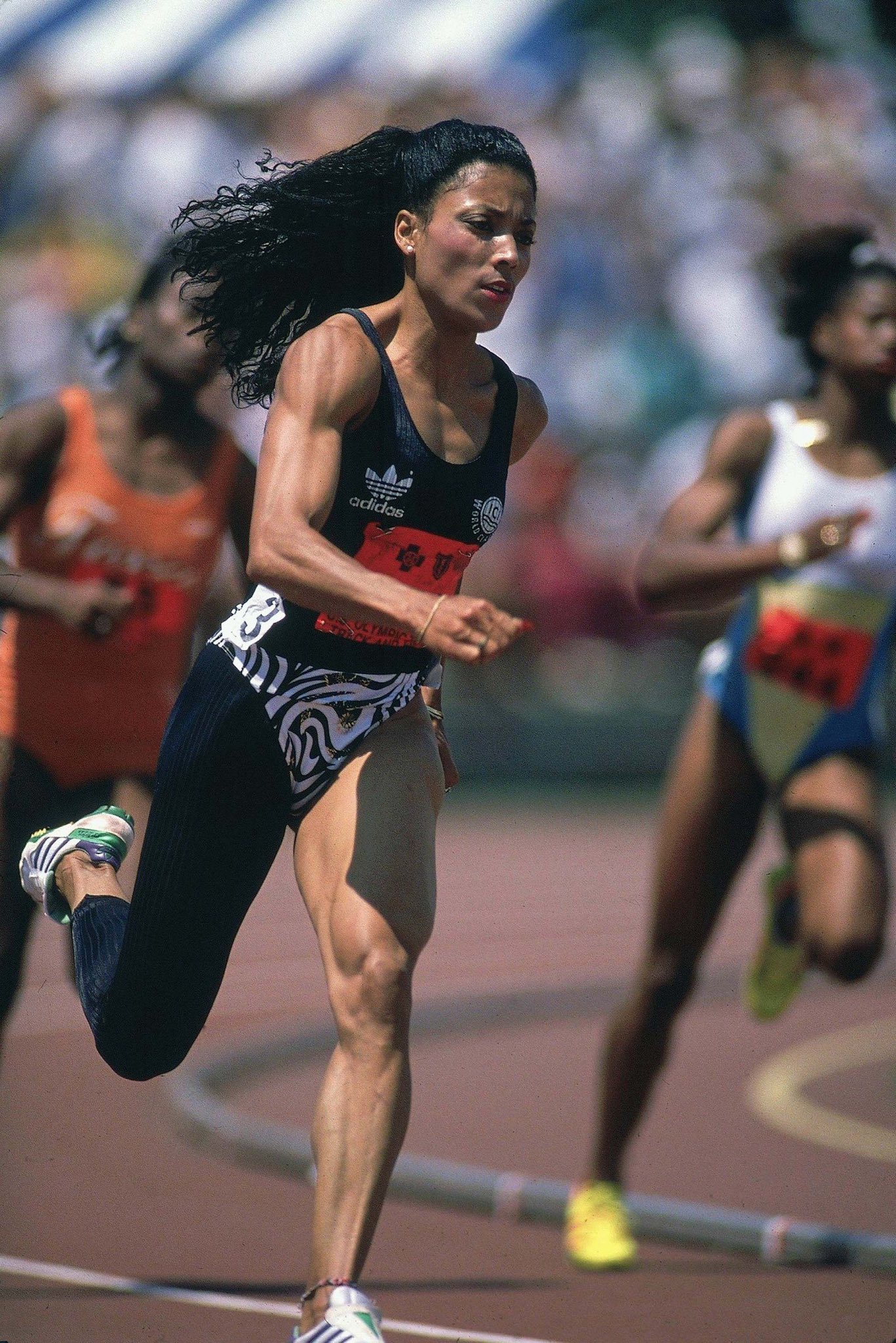 Twitter 上的 森永タミー 陸上の100m女子ハードルの各国選手達がオシャレなのでソウルオリンピックの三種目で金メダルを獲ったフローレンス ジョイナーを思い出しました ランナーである以前に 私はレディーでありたい T Co Ne2byanxvd Twitter