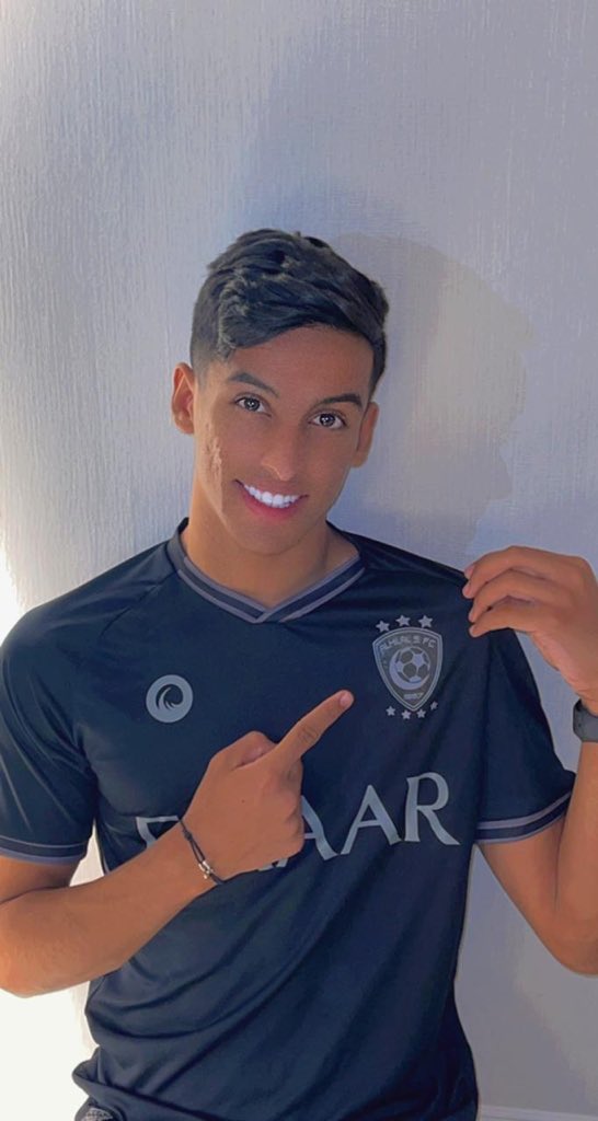 يمكن يكون حلمك نجمة 
والله رايد لك قمر 💙💙💙<a href="/Alhilal_FC/">نادي الهلال السعودي</a> #الهلال <a href="/Fahad_Alotaibi_/">فهد بن سعد بن نافل</a> #الزعيم <a href="/Alhilal_SG/">ألعاب الهلال المختلفة</a>