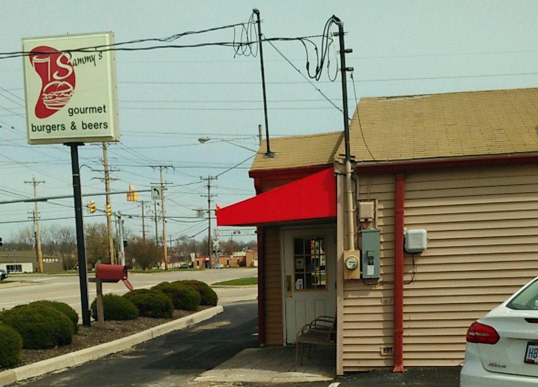 Sammy's Craft Burgers &amp; Beers at 5 minutes drive to the south of #Cincinnati home builder Ashford Homes
