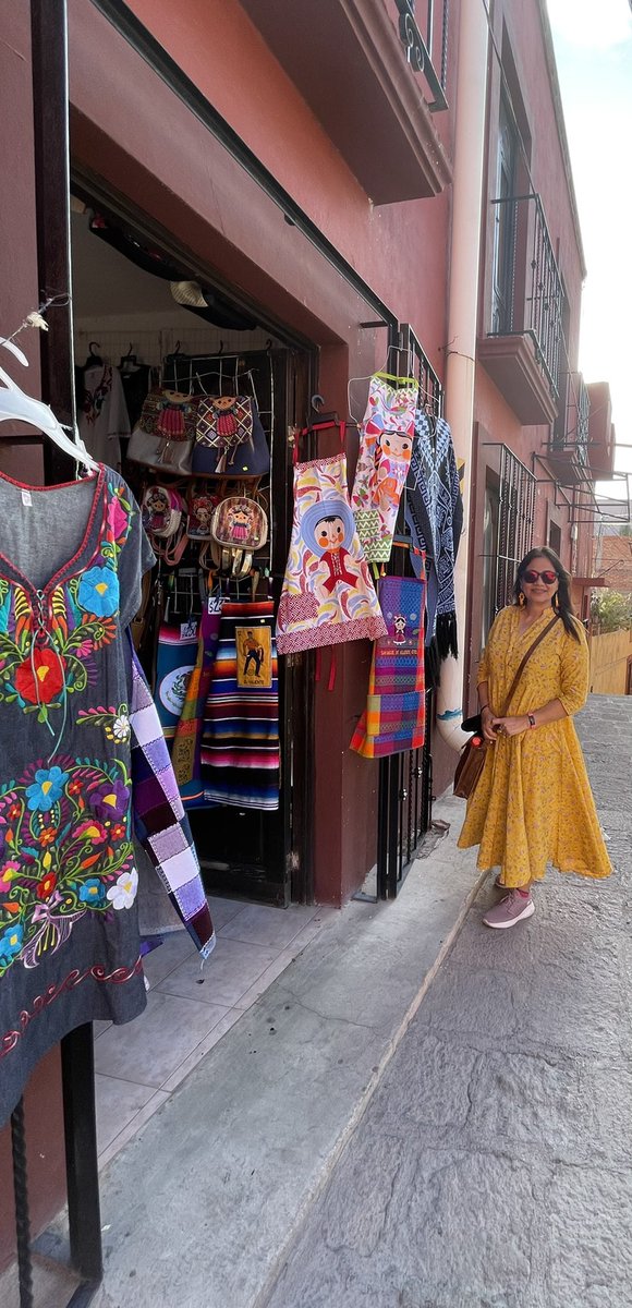 LyfInTransit's tweet photo. What’s travel without shopping? Here’s my first shopping in Guanajuato, Mexico.
Please click the link below to see #ColoursOfMexico #DiscoverMexico
https://t.co/K8F9FTIbA7 via @YouTube https://t.co/hvCk19NEGE