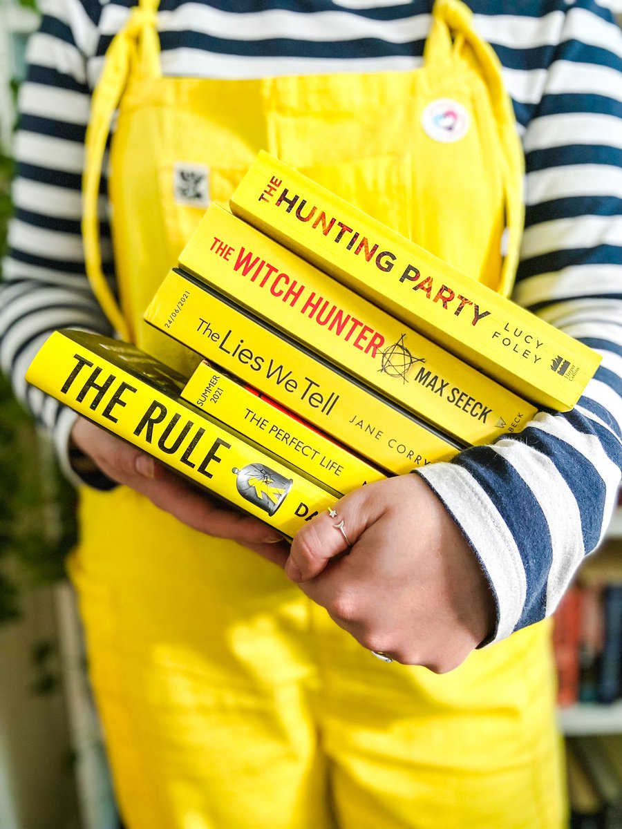 readtheweek's tweet image. I have been welcomed into the world of comfort with my @LucyandYak Dungys and I will never look back👀

Also some pretty rad books, thanks to tagged publishers and authors for using the BEST colour for your spines and any gifted copies!🤩 #YakStack