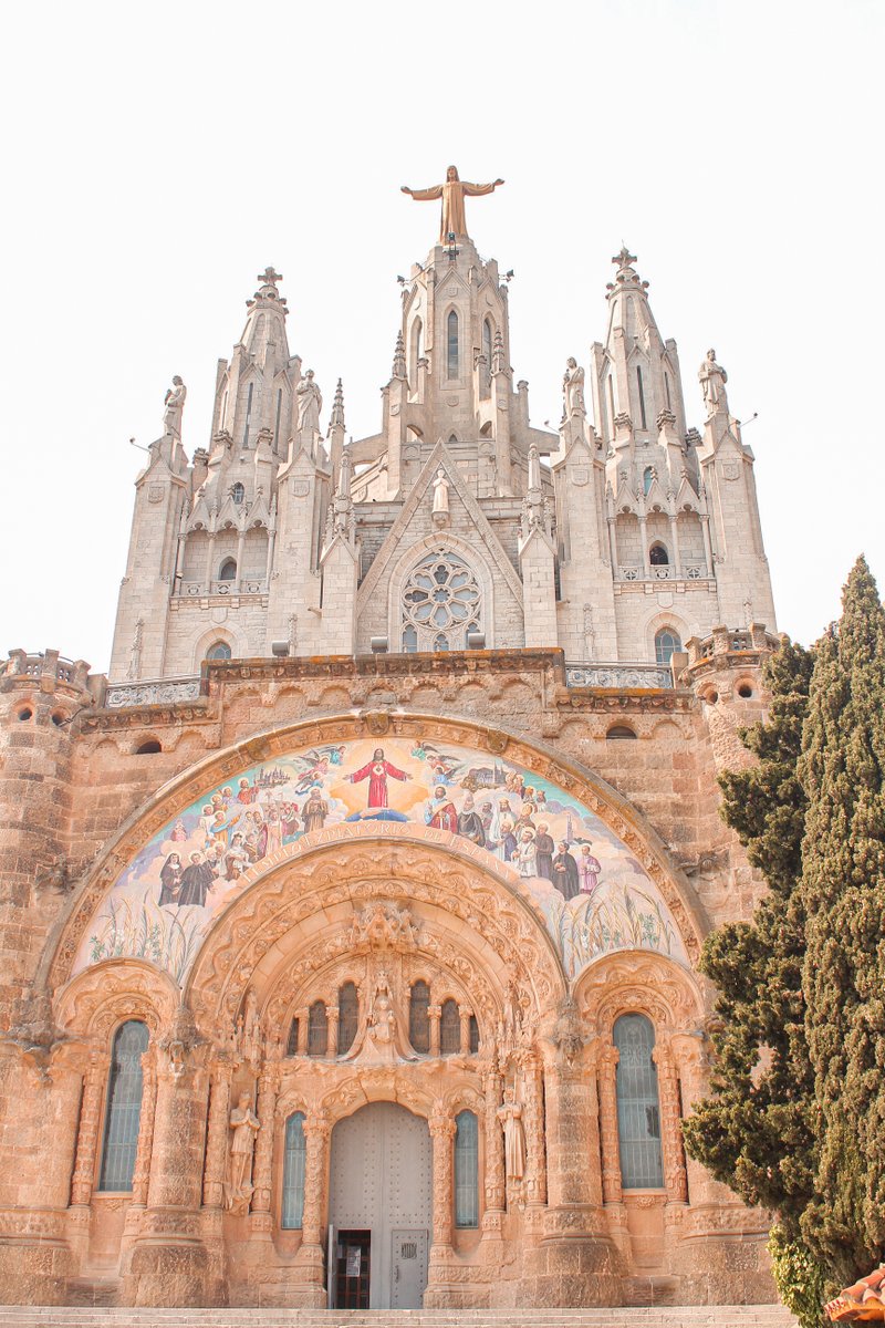 📍Temple Expiatori del Sagrat Cor
--
El Templo Expiatorio del Sagrado Corazón es una iglesia católica romana situada en la montaña del Tibidabo.
--
#infocitybcn #barcelona #culture
--
📸  @joseecasqui