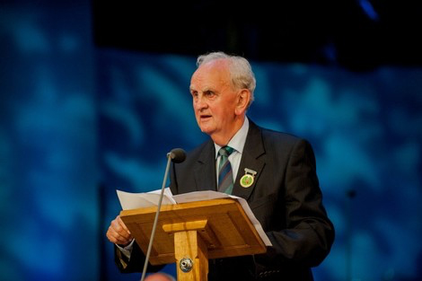 A hithau'n ddechrau wythnos Eisteddfod AmGen bydd yr oedfa am 12 o dan arweiniad R Alun Evans
bbc.in/3fiizNj