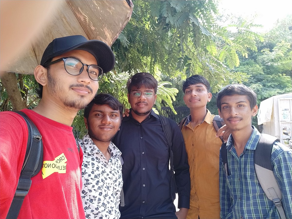 RealRedBahadur's tweet photo. #HappyFriendshipDay 
Throwback memories
How we started Engineering? How it's going? 😄 https://t.co/9qQLWMSoOE