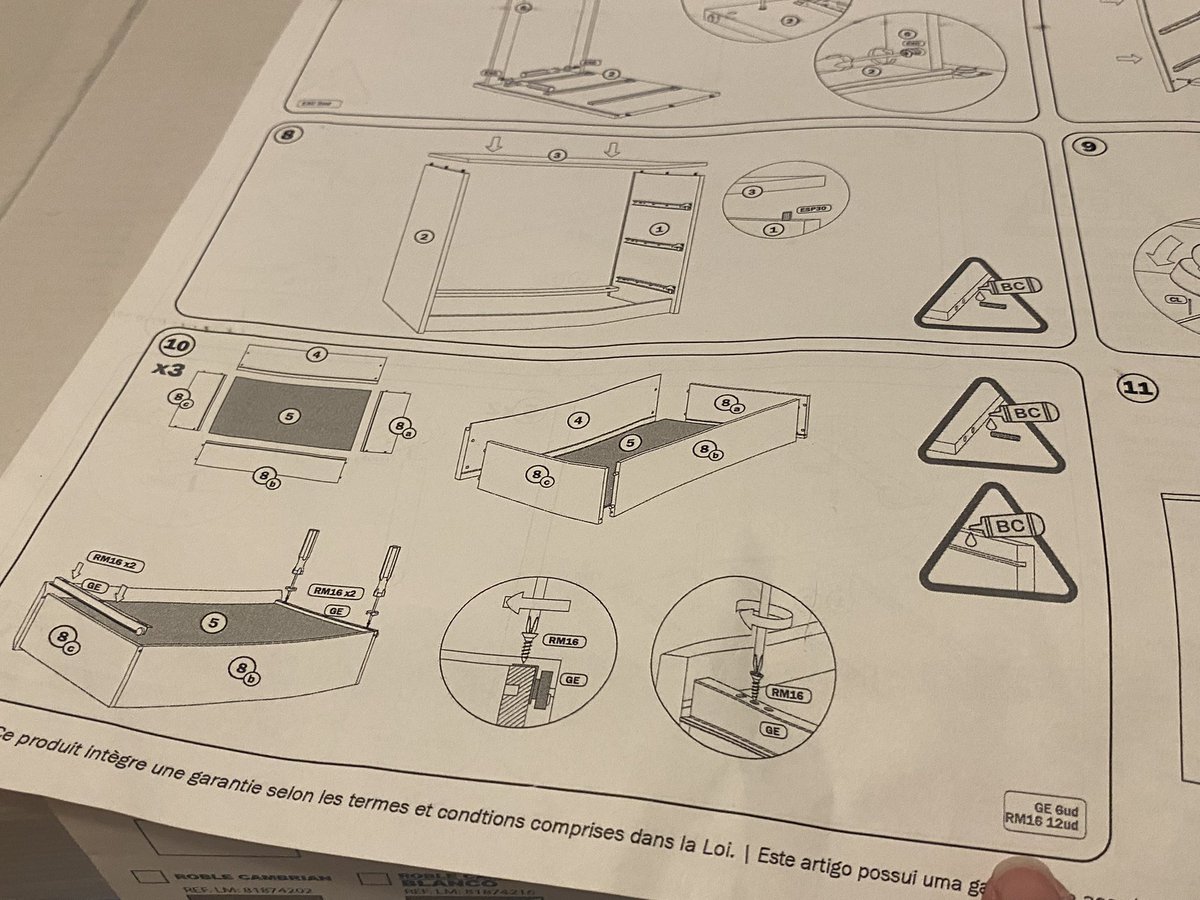 AkiMinina's tweet photo. Me puede costar más de 40min de #montaje, pero si no tengo todos los tornillos será poco probable 18+12 NO son 24 tornillos !!! Algo falla y no son mis matemáticas! Cajoneras de @meka_block compradas en @leroymerlin_es de Castellón. Ahora que?! https://t.co/2Nv0Fh66pr