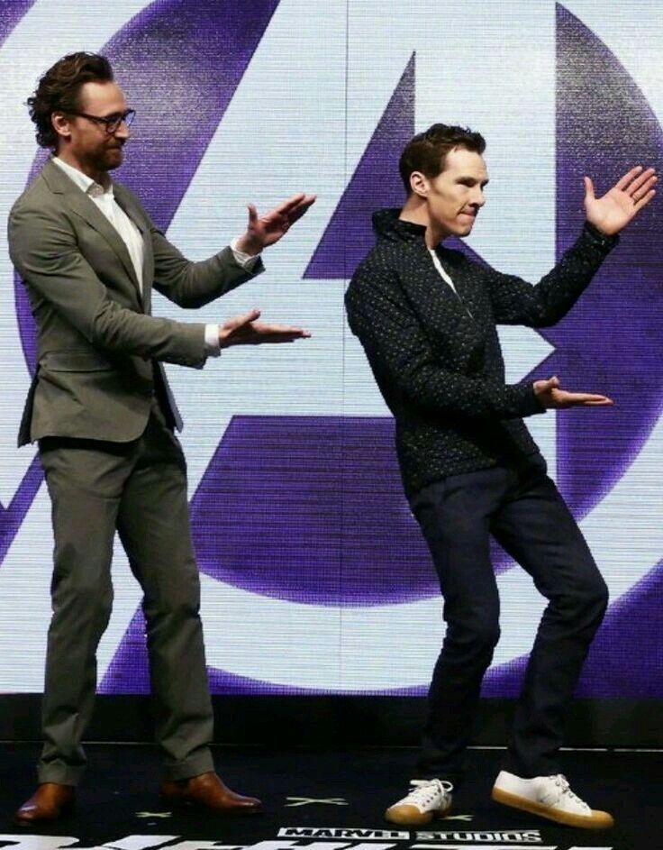 hourlytom's tweet image. tom hiddleston and benedict cumberbatch being tom hiddleston and benedict cumberbatch