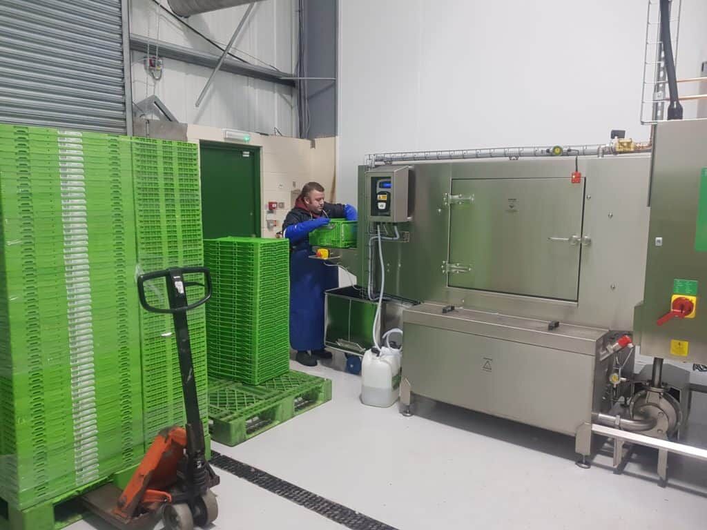 indwash's tweet photo. #IWM's T800 HIGH CARE - 600 – 800 CONTAINERS PER HOUR
See the T800 tray washer in action... https://t.co/cLKSgyKyyC
Discover our range of #TrayWashers here... https://t.co/ycio61Bxp1
#CabinetWashers #RackWashers #WeighPanWashers #PalletWashers #Foodex #FoodProcessing #UKmfg https://t.co/ZBWZfrjbs6