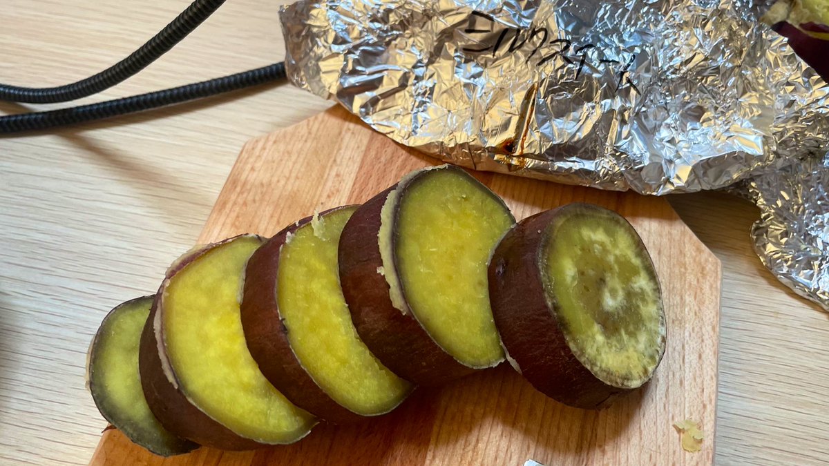 SteveKasuya2's tweet image. 真夏☀️真っ最中ですが、秋葉原ハッカースペースで5品種の焼き芋焼いて食べ比べするイベント開催しました☺️ #Arduino焼き芋機 #IoTラボ 

涼しい部屋でArduino焼き芋🍠の会【フードテック】iotlab.connpass.com/event/220224/