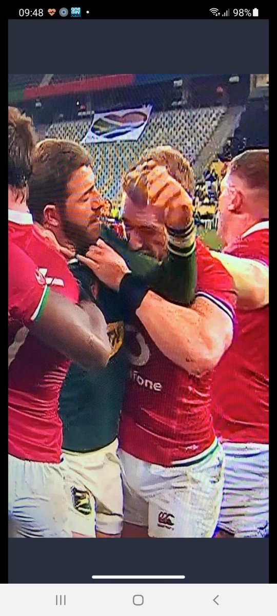 Hy is in Afrika nou en toe dink hy hy is n Wild Hogg....<a href="/BreytonPaulse/">Breyton Paulse</a> <a href="/4KobusWiese/">Kobus Wiese</a>