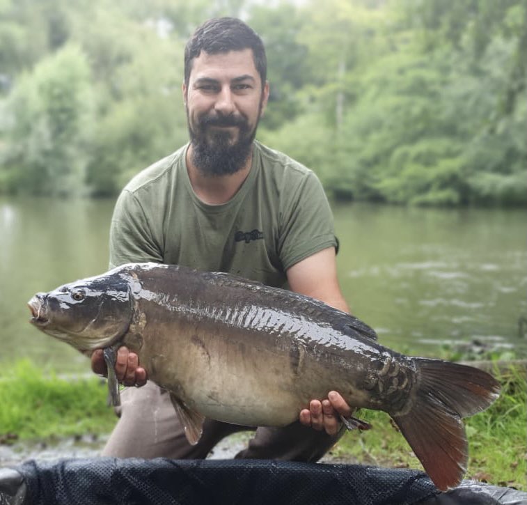 Great way to start your Sunday morning with a Jenkins Lake cracker 🎣 #carp #carpfishing #carpangler #karpfen #peche #dayticket #lakes #brentwood #essex #churchwood #churchwoodfisheries #SundayMorning #sunday #weekend