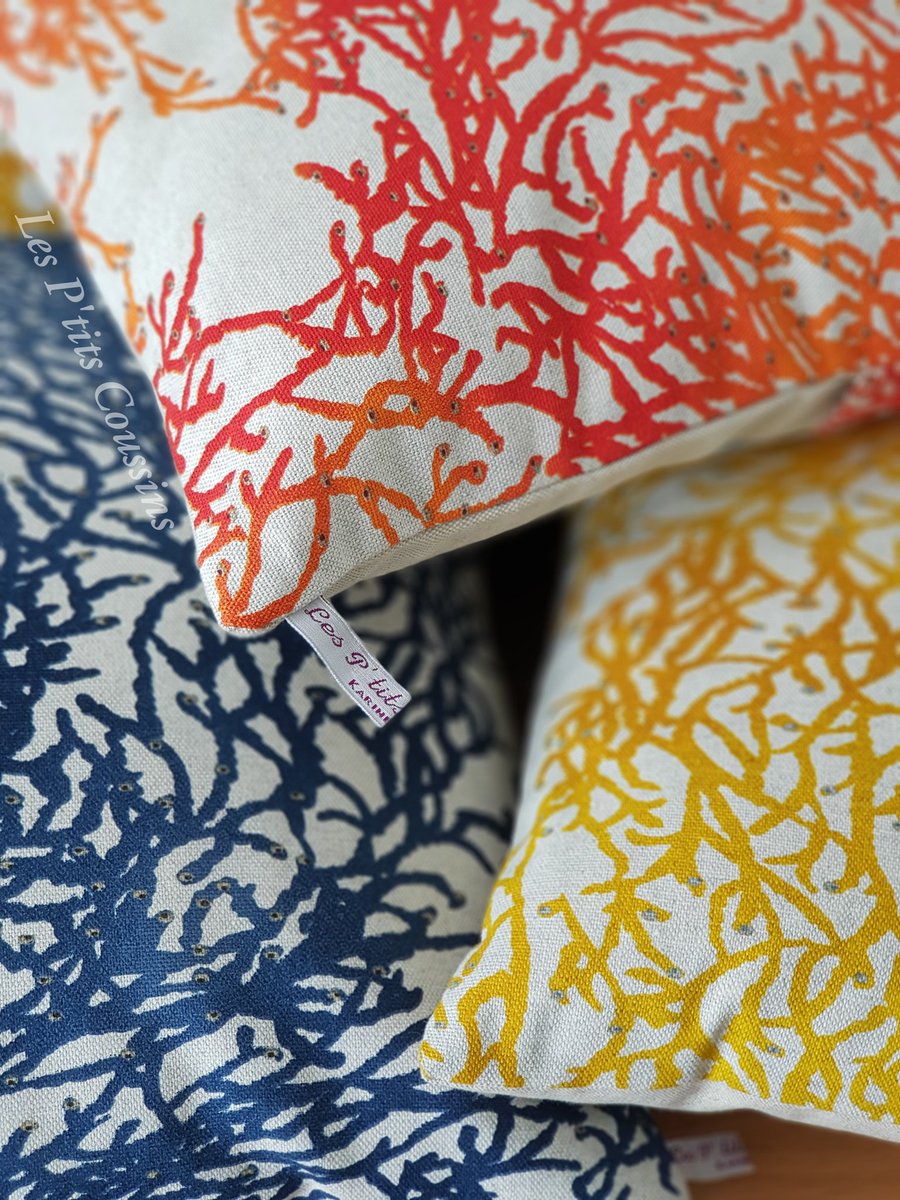 Invitiez les fonds marins dans votre salon #madeinFrance #decoration #fondsmarins #decomarine #corail : 
lesptitscoussins.fr/categorie-prod…