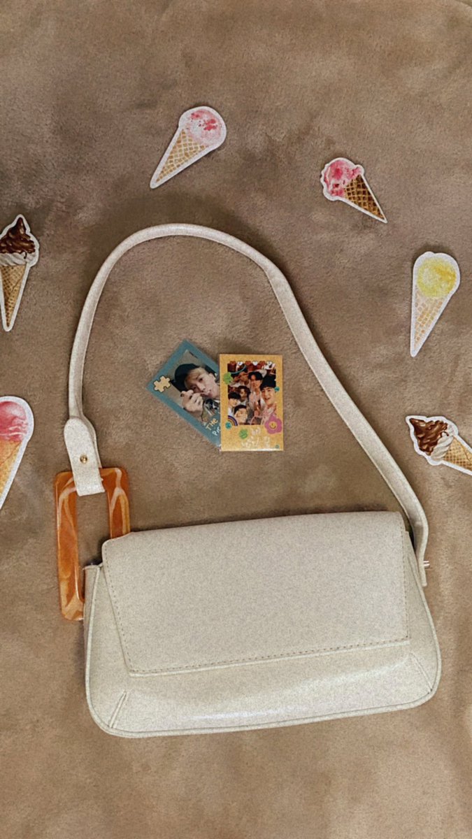 Pig_Nattha's tweet image. ได้น้อนปาเก๋า เอ้ยยย กระเป๋าจากร้าน @ff_orderมาแล้วงับ 🥺💛✨ น้อนน่ารักมากๆเลย แถมได้โฟโต้การ์ดพิด้งและบ่ายทาด้วย น่ารักทิสุดในจักรวาลลลลล~~ ขอบคุณมากเลยนะงับ 

ปล.แพคดีมากๆ เลยด้วย ขอบคุณมากงับ 

#ff_ใจดีแจกของ