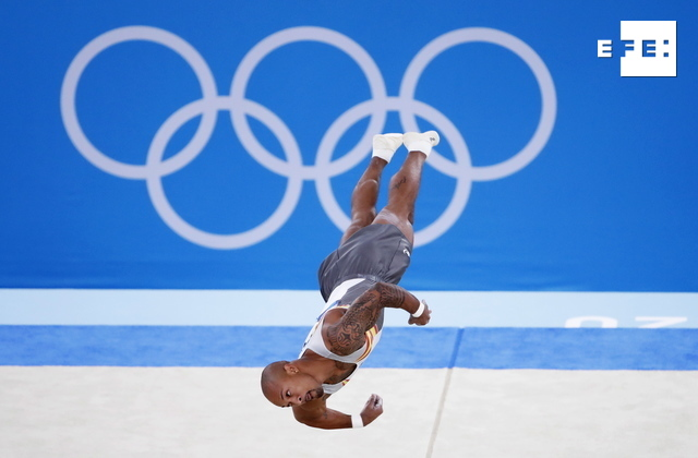 EFEdeportes's tweet photo. 💥 Ray Zapata bordó su ejercicio y acabó con la misma puntuación que el ganador, Artem Dolgopyat (14,933).

👌 La delegación española suma su sexta medalla en #Tokyo2020

https://t.co/PafrImWhcb

📸 Fazry Ismail | Enric Fontcuberta https://t.co/gFZ1g80qRr