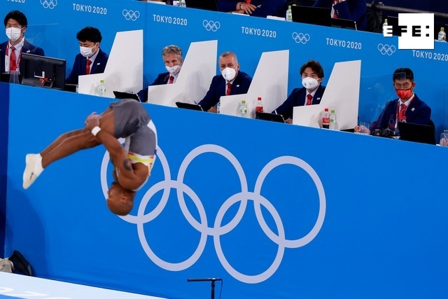EFEdeportes's tweet photo. 💥 Ray Zapata bordó su ejercicio y acabó con la misma puntuación que el ganador, Artem Dolgopyat (14,933).

👌 La delegación española suma su sexta medalla en #Tokyo2020

https://t.co/PafrImWhcb

📸 Fazry Ismail | Enric Fontcuberta https://t.co/gFZ1g80qRr