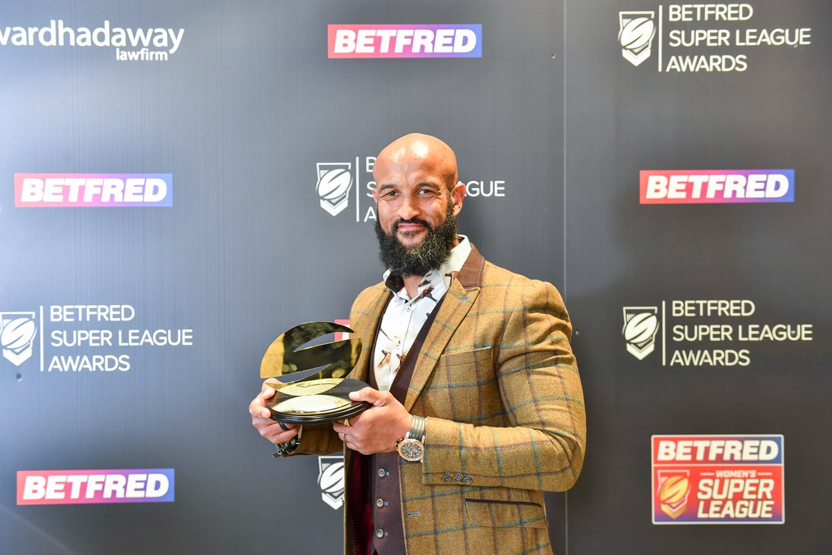 leedsrhinos's tweet photo. Happy 40th Birthday to Rhinos legend and one of Yorkshire's finest - Jamie Jones-Buchanan! 🎂
#YorkshireDay https://t.co/OVlqt5sINx