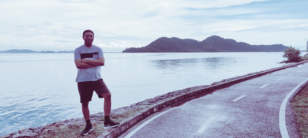 pushpendrakum's tweet photo. After 8 hours of continue programming ☺️

Some relax near to #Singapore see.

Don't over trade 
Don't do over programming https://t.co/Ajc6QXAQjk