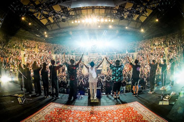 natalie_mu's tweet photo. 【ライブレポート】ONE OK ROCK新境地開いた初アコースティックライブ「馴染みながらはみ出していけ！」（写真13枚）
https://t.co/HKncxkgMaR

#ONEOKROCK #OOR_ACOUSTIC https://t.co/vL56mxI2b3