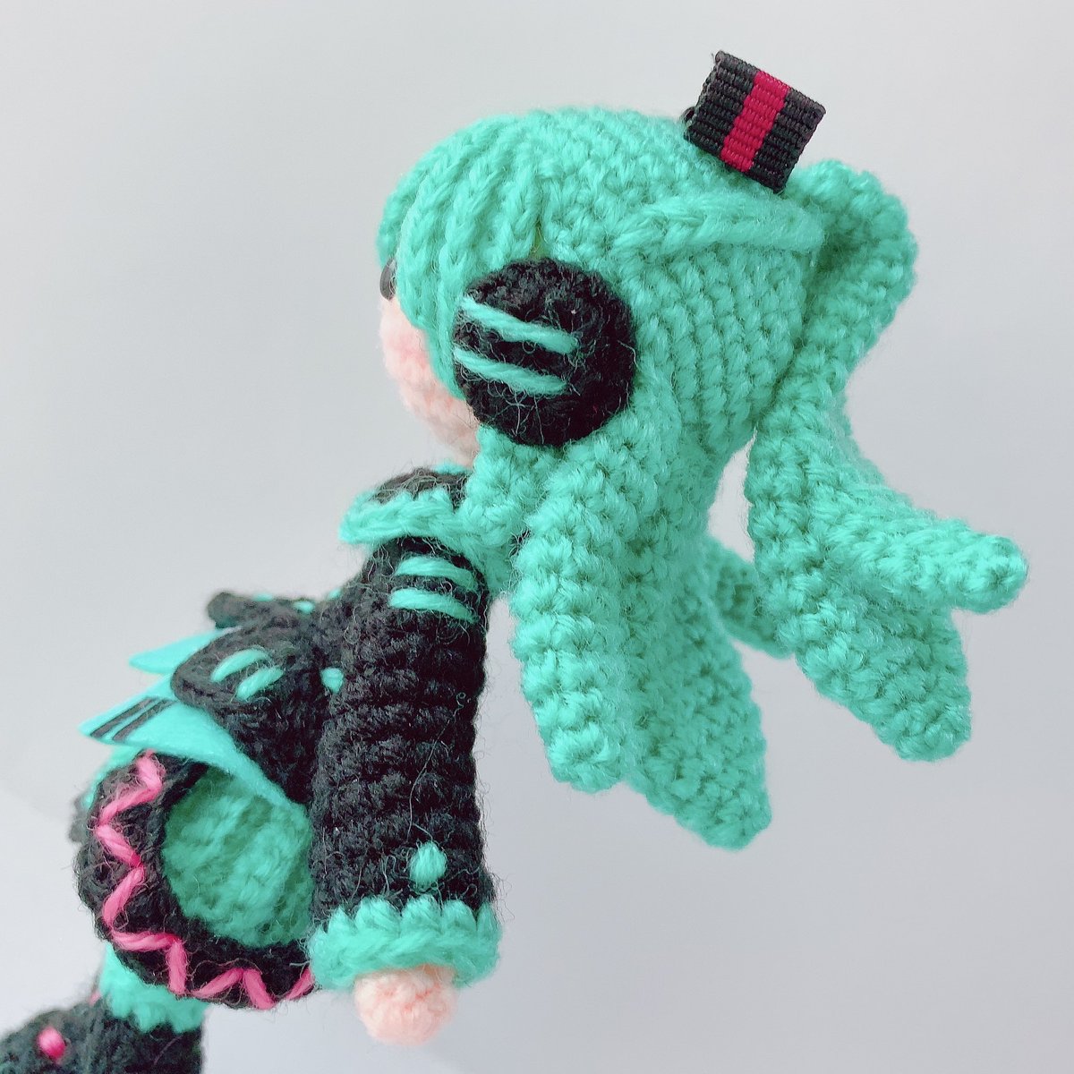 初音ミクの初期案、「ifミクさん」のあみぐるみを作りました💕 黒い