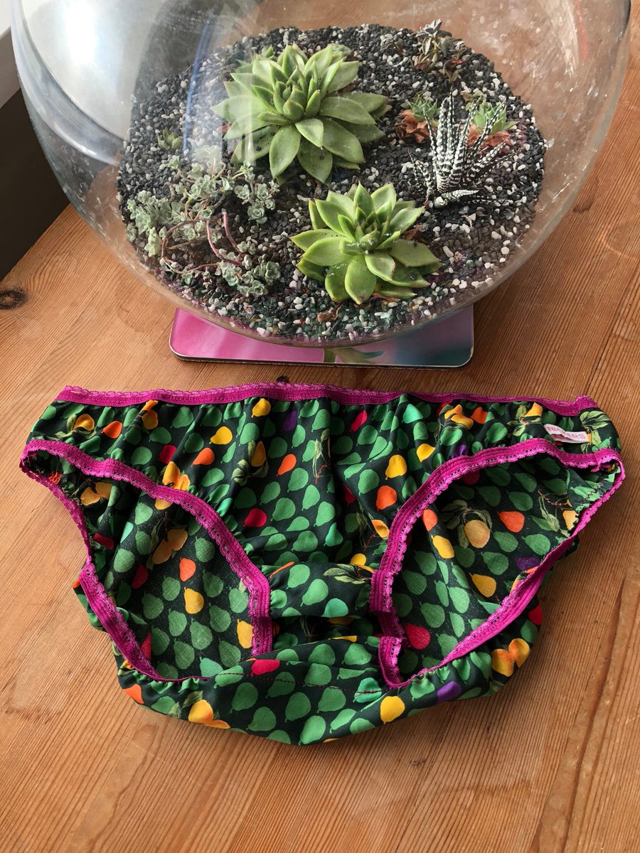 Lucas1Tracy's tweet photo. One of the bestselling items in my Etsy shop are these handmade Liberty fabric knickers! #etsy #cottonpants https://t.co/T97nTzCsLS https://t.co/QFYCcGVvV6