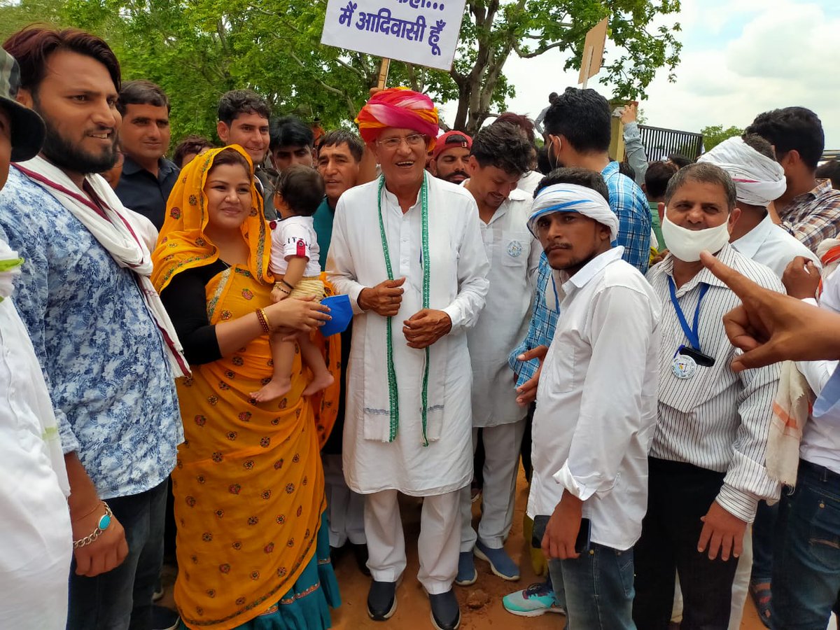 meelrajaram's tweet photo. आदिवासी समुदाय के इतिहास के साथ RSS द्वारा छेड़छाड़ के विरोध में जाट महासभा मैदान में पूर्ण समर्थन के साथ है।

समय है एक होकर दमनकारी सत्ता से लोहा लेने का , आओ मिलकर फासीवादी सरकार को मुह तोड़ जवाब देवे। जय जोहर, जय किसान, जय जवान। https://t.co/nM2NJRXMPv