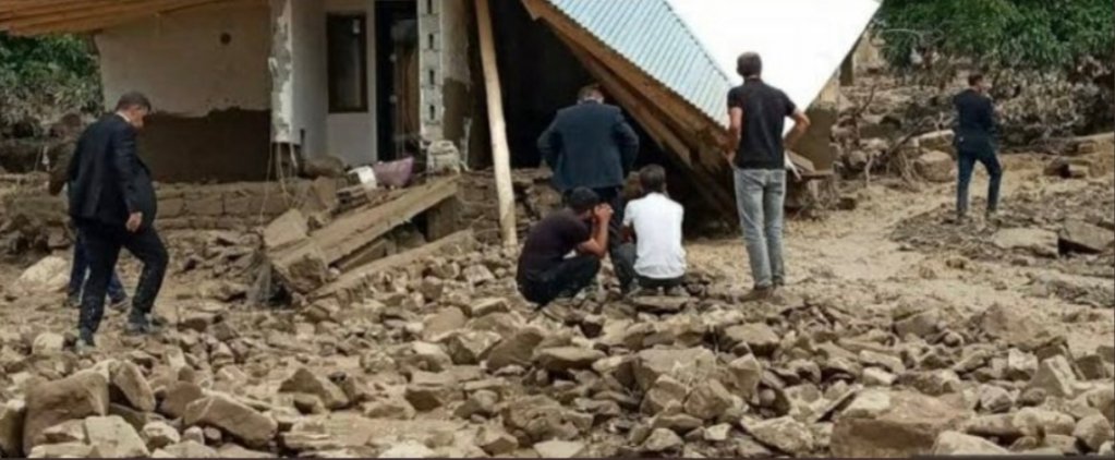 ridvansoylemez's tweet photo. Orman yangınları, sel felaketleri, katliamlar, depremler, susuzluk... Ülke olarak büyük bir sınavdan geçiyoruz. https://t.co/njmKLaWOoQ