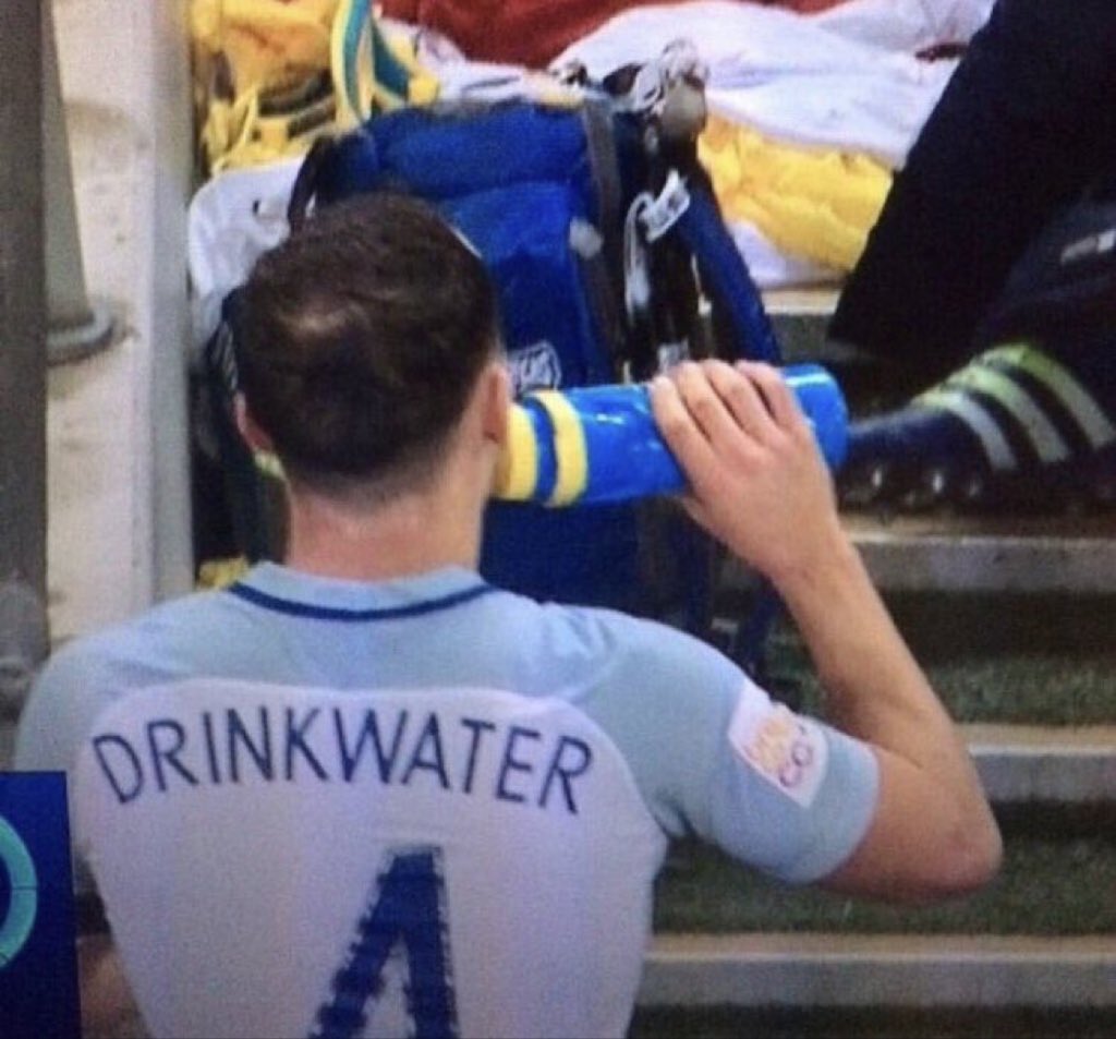 CFC_TheRealMood's tweet photo. Drinkwater drinks water https://t.co/FOOXxsjGWJ