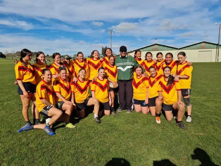 HoneyHireme's tweet photo. Putaruru Dragons womens rugby league team! Been 20 years since i last wore these colours! 💛❤️ Today was is honor of Ange my whangai mum who we lost this week #wereitallstarted #4ange #Putarurudragons https://t.co/B6cr2nvmh6