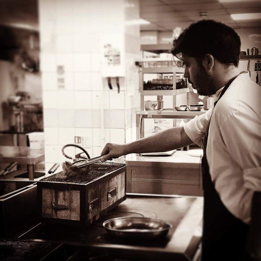 chefslocker's tweet photo. Get Your Grill on This #Staycation and #BBQ like a PRO π₯π―π΅ π¦The Original #Japanese #KonroGrill BACK IN STOCK!! As used by #Michelin #Chefs and TV's #Jamesmartin Only @ #Chefslocker ππ https://t.co/jVFuZx1Mnl
πΈ @Hylton_Espey #chef #GOLDπ
π@MStevensFish https://t.co/56mXLaYDdY