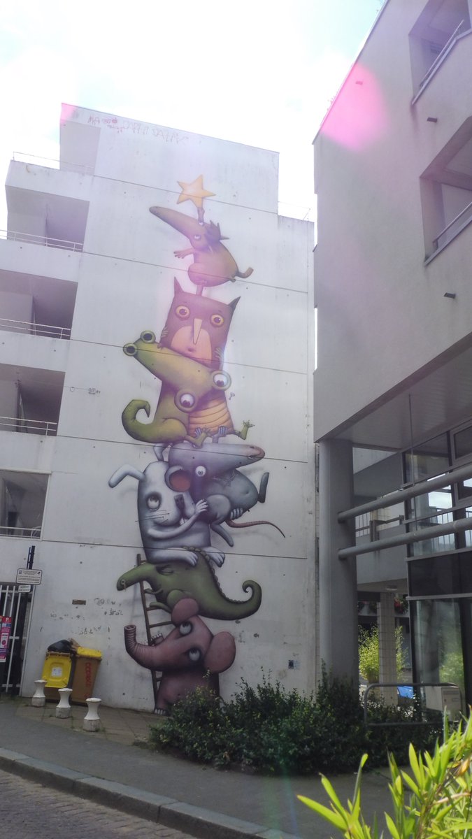 MyriamDenielTer's tweet photo. #Justdopaint #saintbrieuc #côtesdarmor #Bretagne
Saint Brieuc se couvre de fresques #streetart depuis quatre ans. Une belle manière de remettre en valeur la ville.
#lastweek https://t.co/zgujKo2OOc