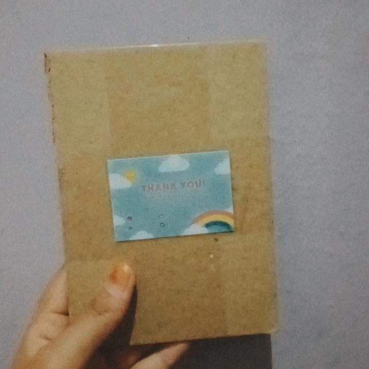 20fortawan's tweet photo. welkam home newtay! ahahah akhirnya playing cards exhi japan nyampe jugaaa i'm so happyyyy๐ฅบ๐ โbtw thanks for helping me @thaispace_merch ๐ป๐๐ปโโ๏ธ
#Newwiee #Tawan_V https://t.co/lZB8bdZF0K