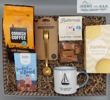 homeandbay's tweet photo. 🔥 WIN this Luxury Cornish Giftbox! To enter 🐦 FOLLOW and RETWEET 🐦 

Last date to enter is Sunday 15th August. Winner announced Monday 16th. For a second chance to win enter on our Facebook page too https://t.co/cuWdn62E5b Good Luck! 🍀 https://t.co/vb7lVj0BPy